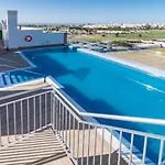 Beautiful Rooftop Pool 3Bed