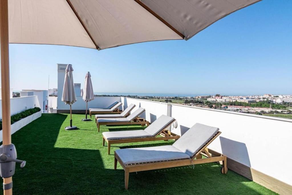 Beautiful Rooftop Pool 3bed
