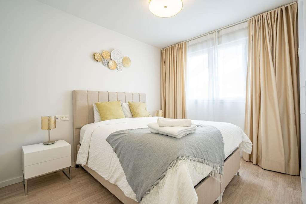 Beautiful Rooftop Pool 3bed Apartment
