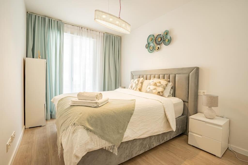 Beautiful Rooftop Pool 3bed Apartment