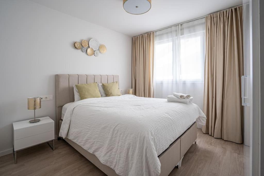 Beautiful Rooftop Pool 3bed Apartment *
