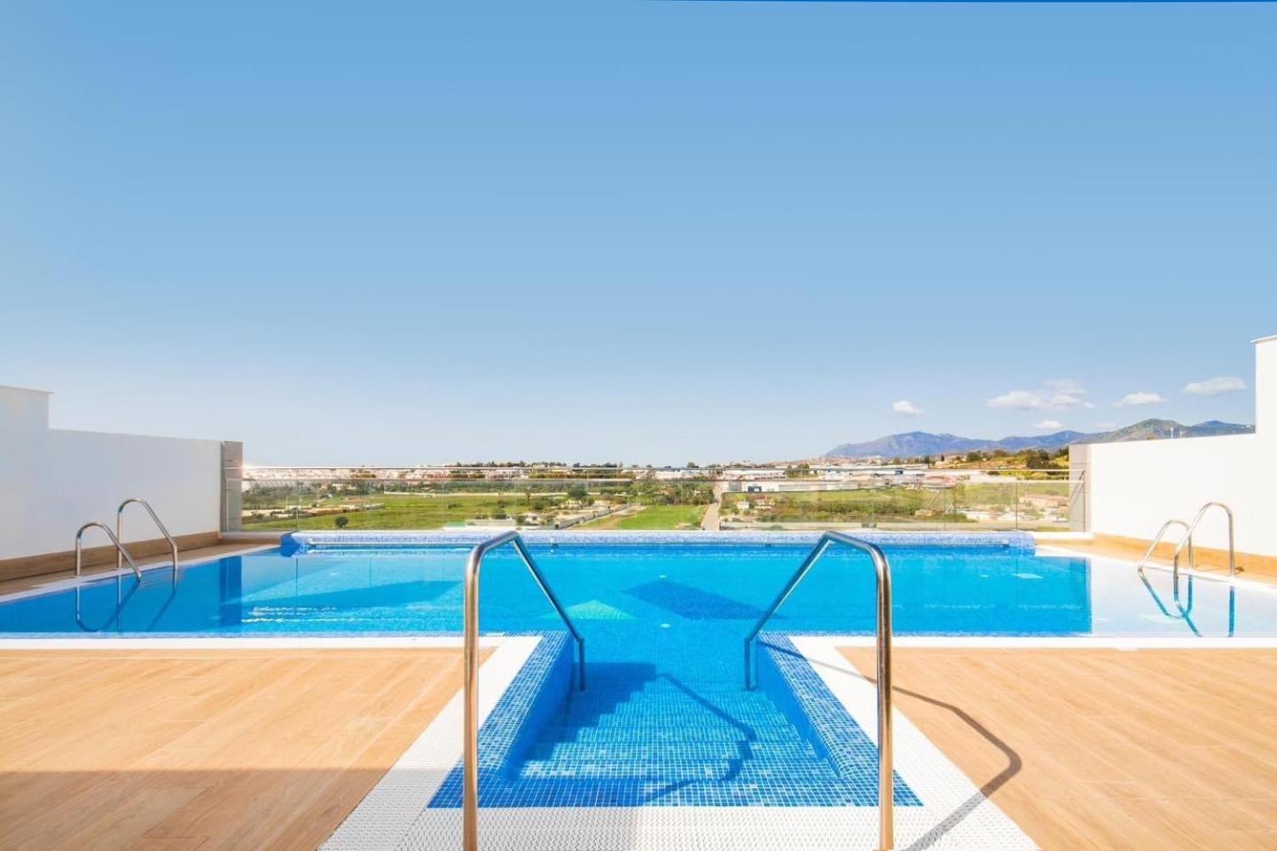 Apartment Beautiful Rooftop Pool 3bed Marbella
