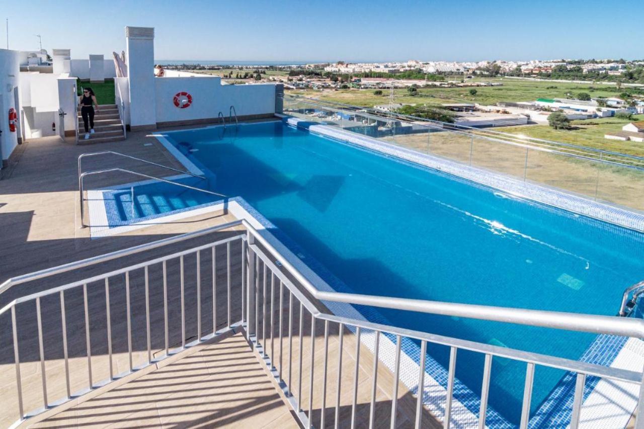 Beautiful Rooftop Pool 3bed